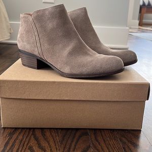 Lucky Brand  Barstyn booties. Color: Foxy Taupe, Size: 9